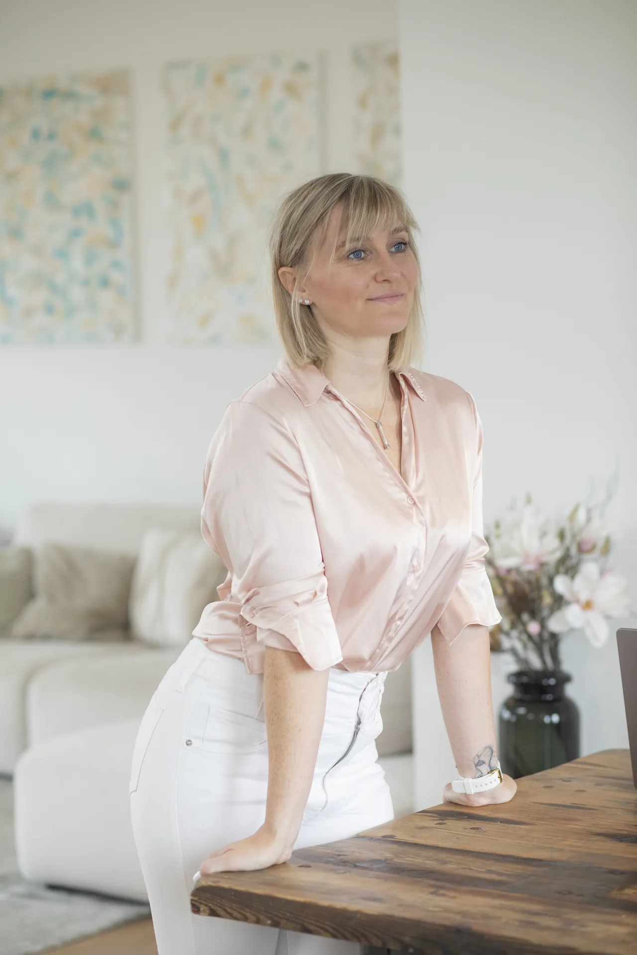 Gesche Knoop in ihrer Praxis für Psychotherapie