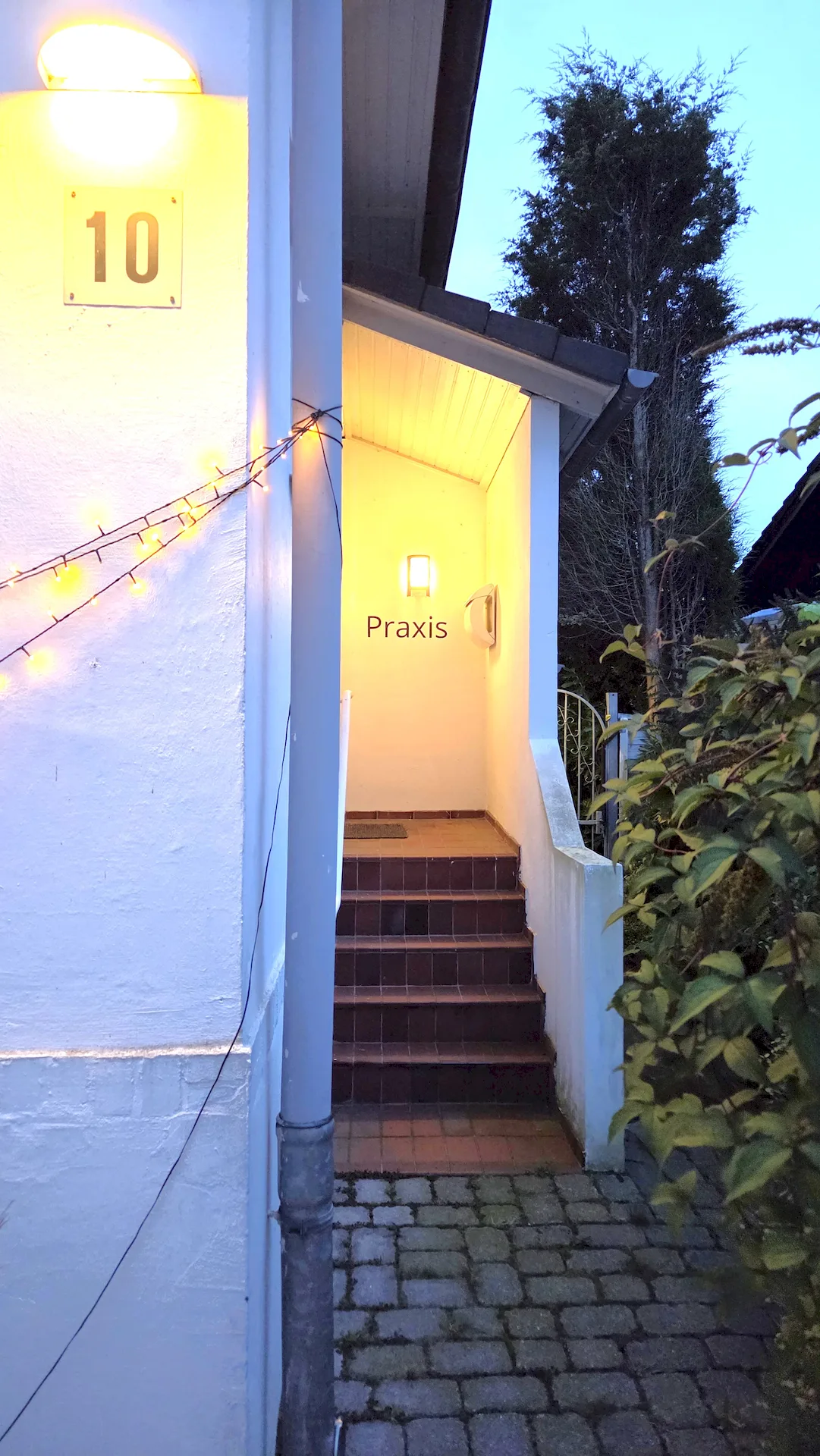 Eingang zur Praxis von Gesche Knoop in Hamburg-Niendorf